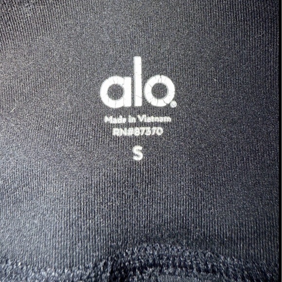 Alo Yoga Black Cropped Leggings Women’s Size Small High Rise Athletic Workout - Picture 3 of 3
